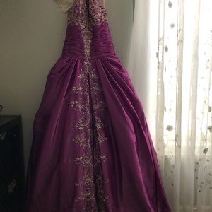 Quinceñera Dress/ Ballgown Dress